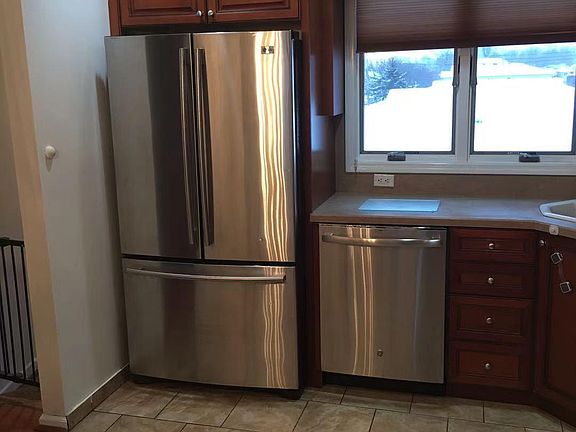 5th image of 419 Winchester Ave #2