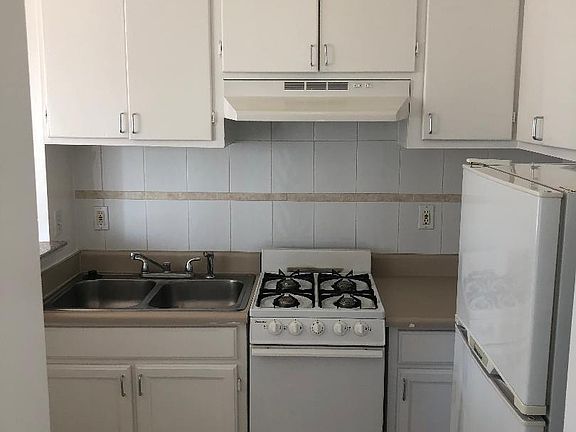 2nd image of 1132 1/2 N Cahuenga Blvd APT 5