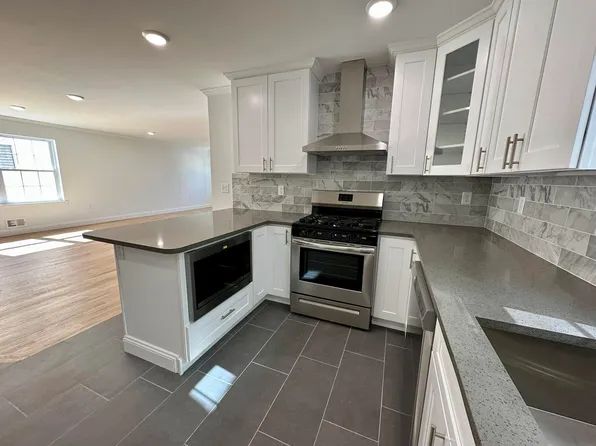 135 Court St #1, Elizabethport, NJ 07206