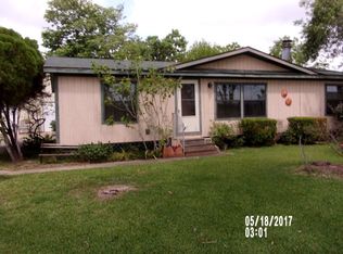210 Wolf Glen St, Danbury, TX 77534