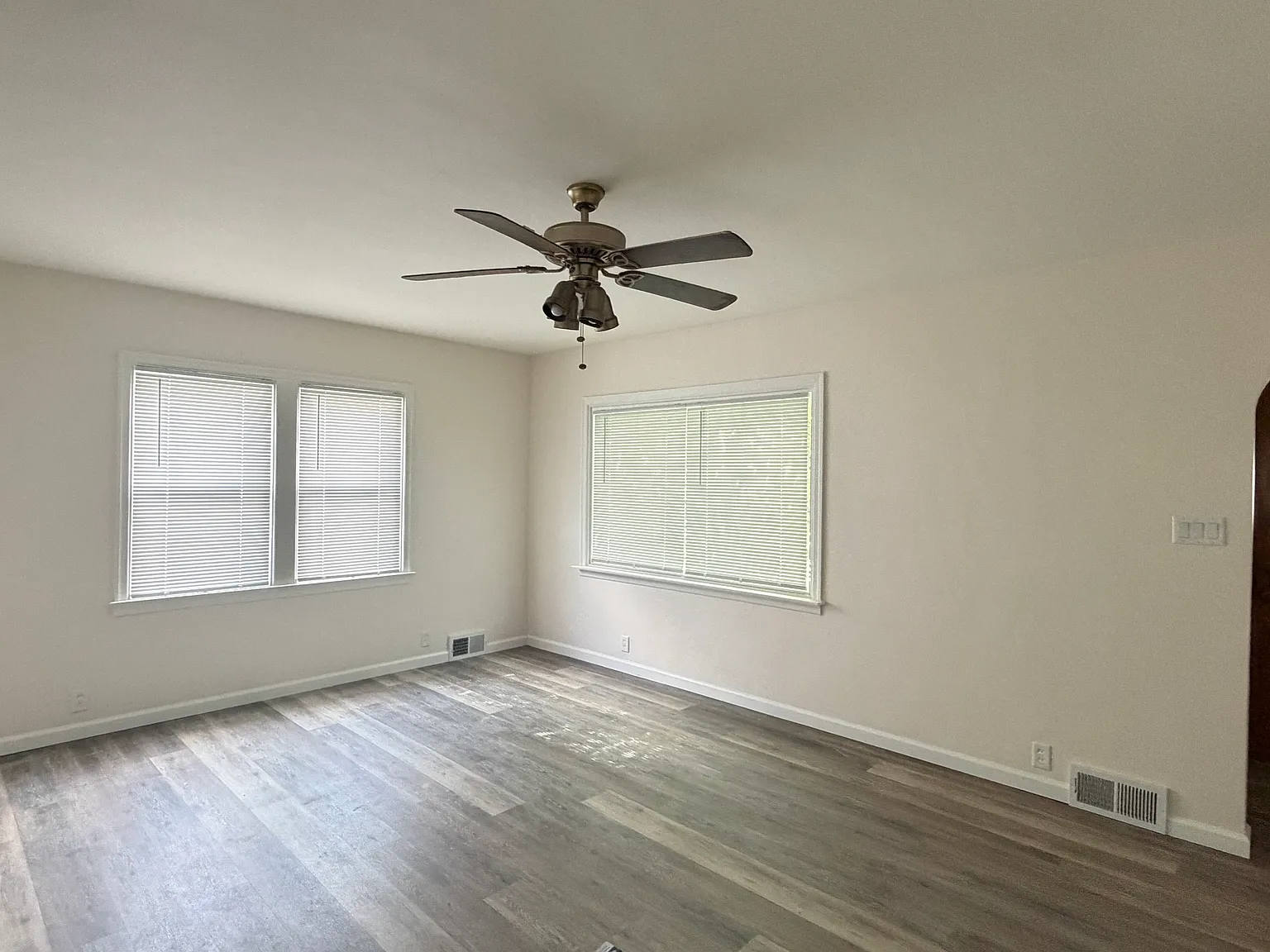 3 bed, 1349 sqft, $1,500 — Photo 4