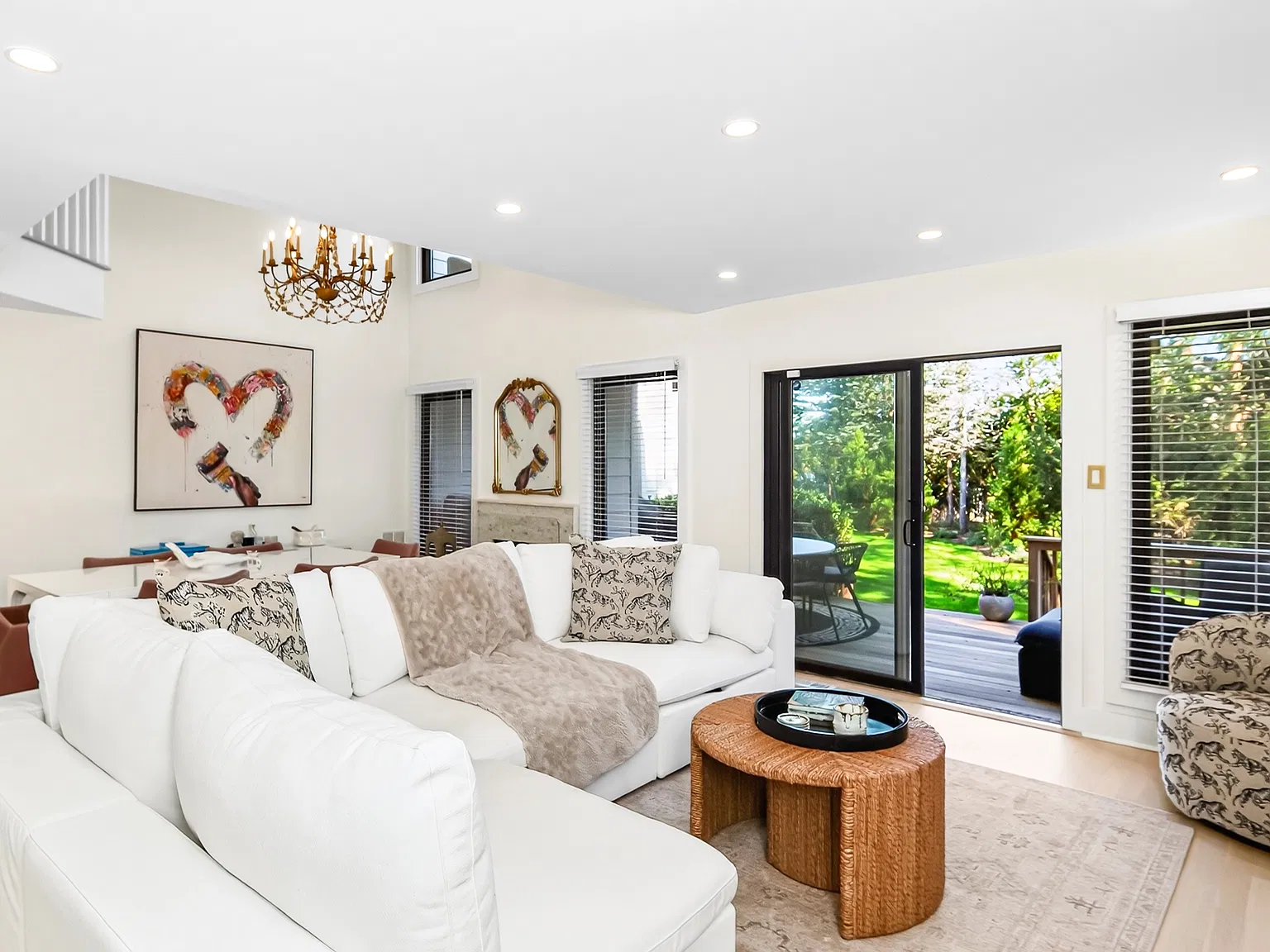 Stunning West Water Street Townhouse — Photo 4