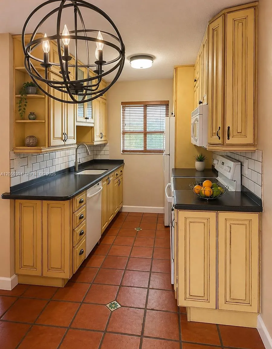 Mayo Apartments Assoc Inc — Photo 1