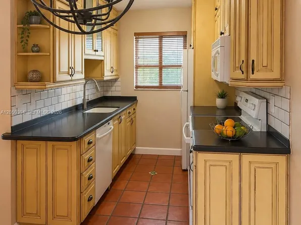 1733 Mayo St APT 7, Hollywood, FL 33020