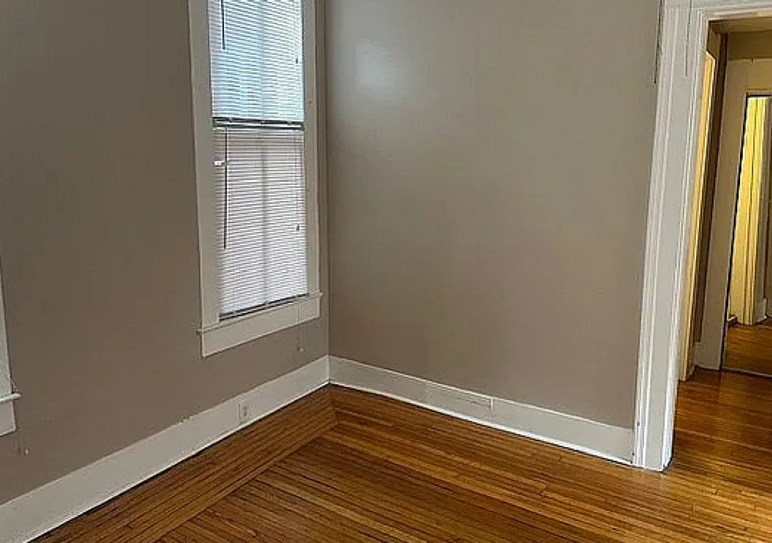 208 W Ormsby Ave. — Photo 4