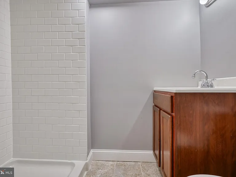 119 S Bouldin St — Photo 29