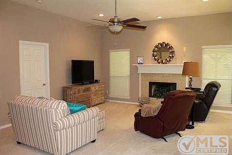3rd image of 7926 Fox Chase Dr