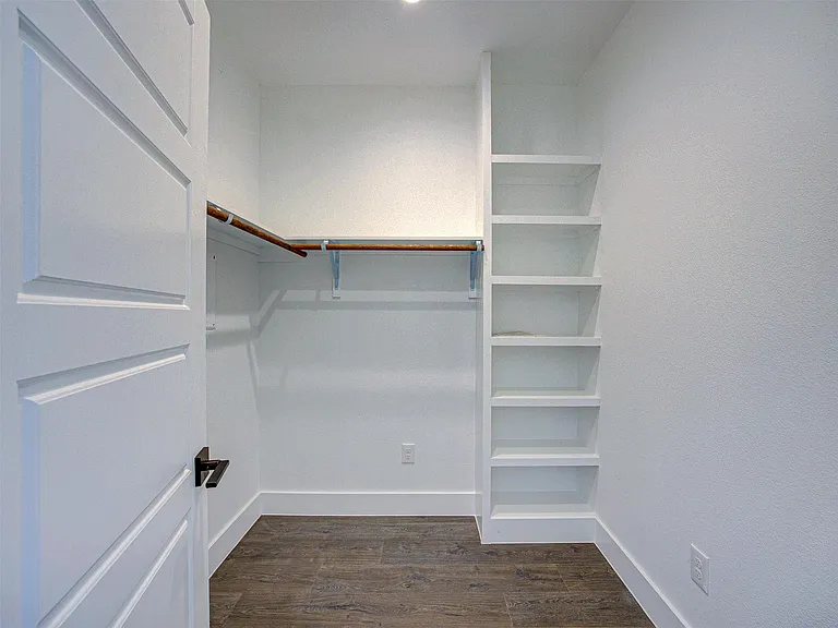 20507 Bonanza St #B — Photo 25