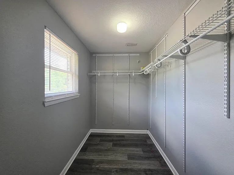 7819 Hearthstone Cir — Photo 23