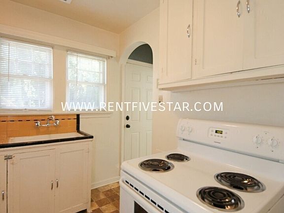 5th image of 905 N Garfield Ave