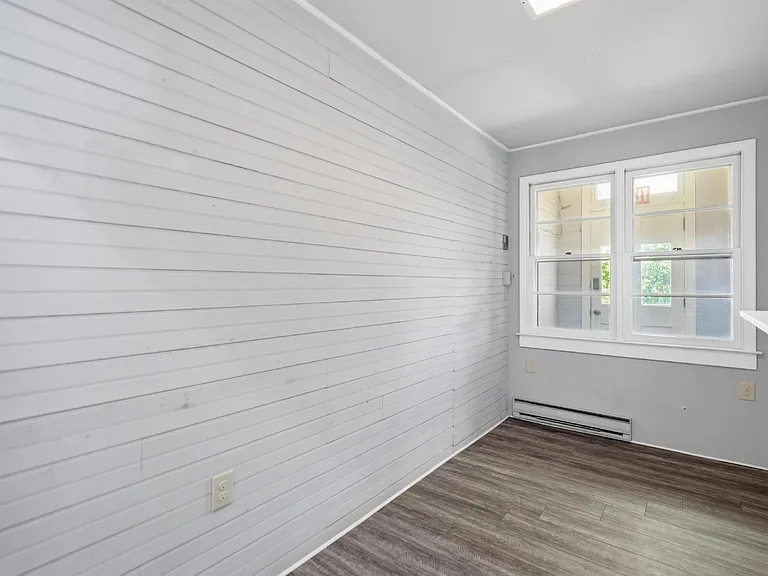323 N Potomac St — Photo 17