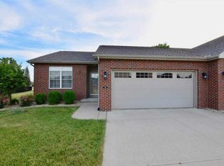 40 Warwick Cir, Morton, IL