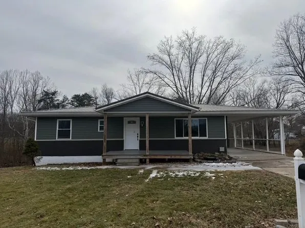 298 Deer Springs Ln, Milton, WV 25541