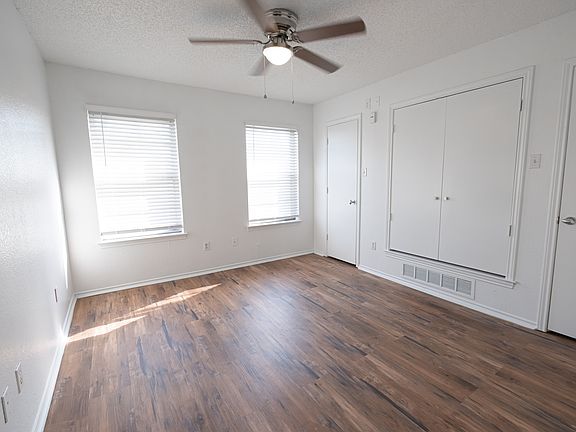 3rd image of 1914 Dorothy Ln