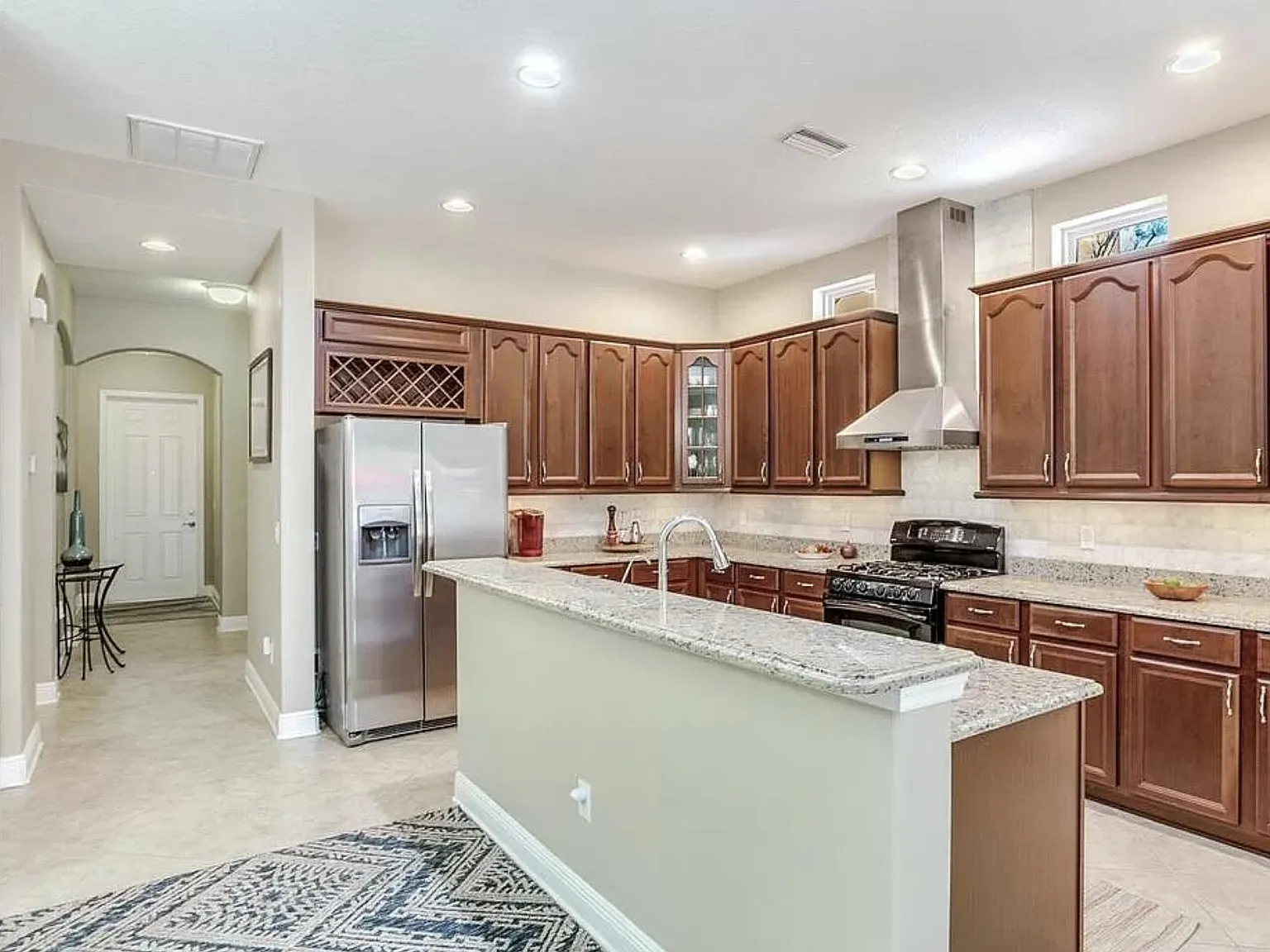 3 bed, 1918 sqft, $4,250 — Photo 3