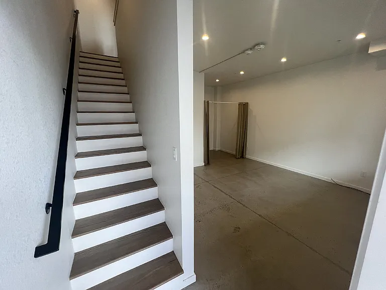 3700 N Marion St #102 — Photo 3