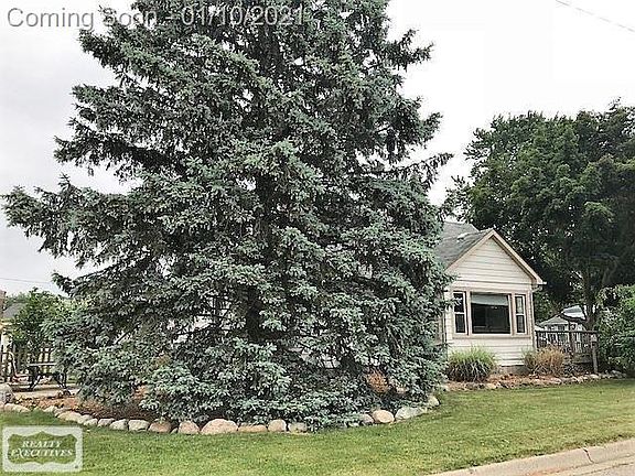 3rd image of 178 Bell Ave