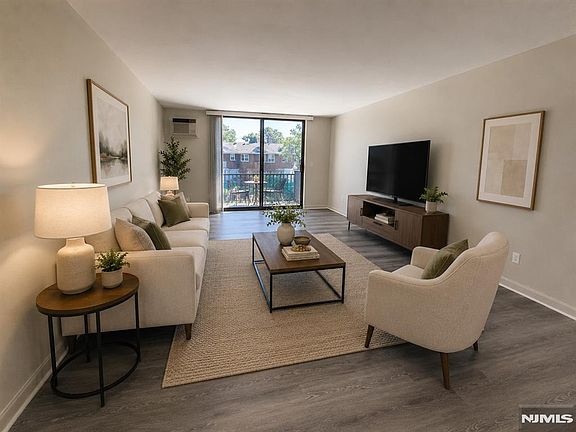2nd image of 460 Liberty St #460b-unit 207