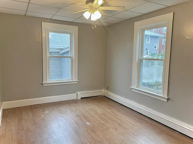 79 Dewey St — Photo 4