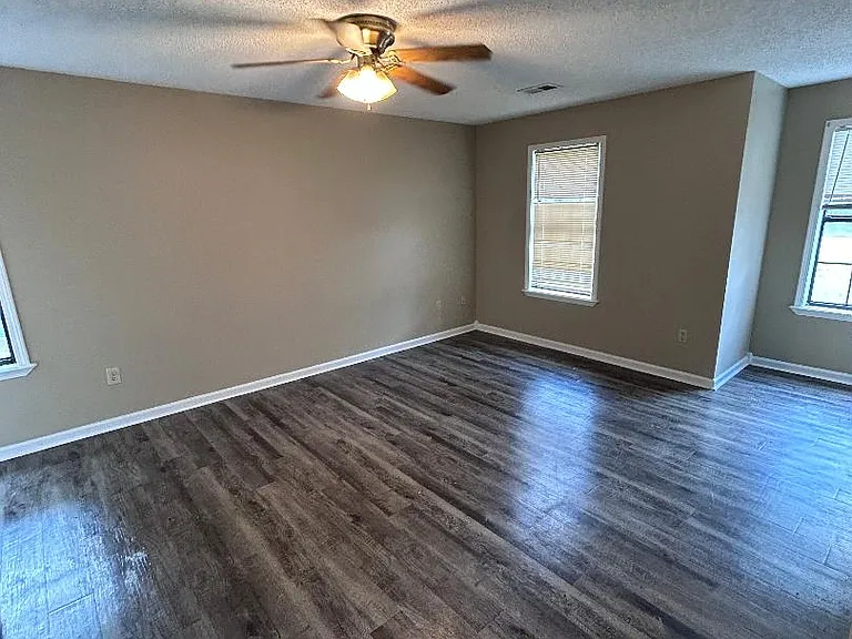 1602 Golf Course Dr — Photo 7