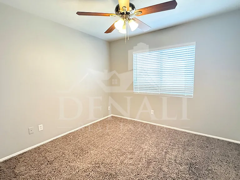 805 S Esmeralda — Photo 20