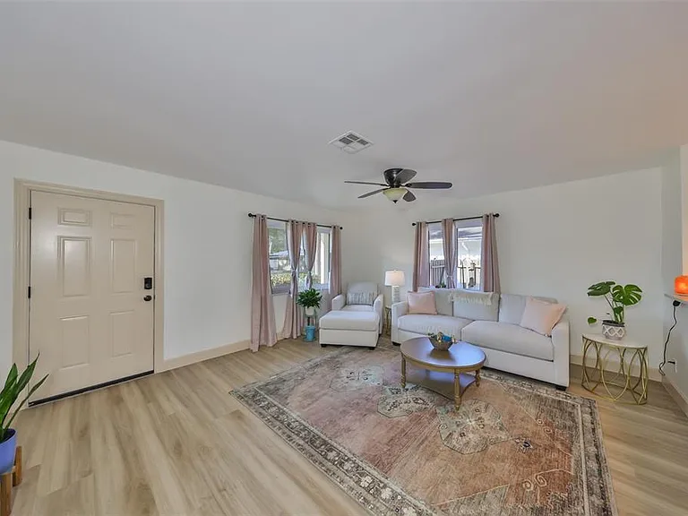 1727 New Hampshire Ave NE — Photo 13