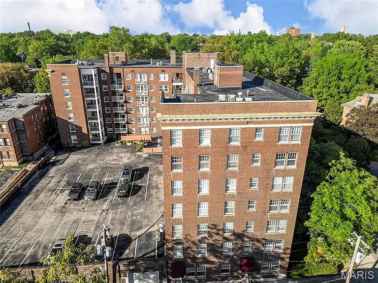 5510 Waterman Blvd #202 — Photo 46