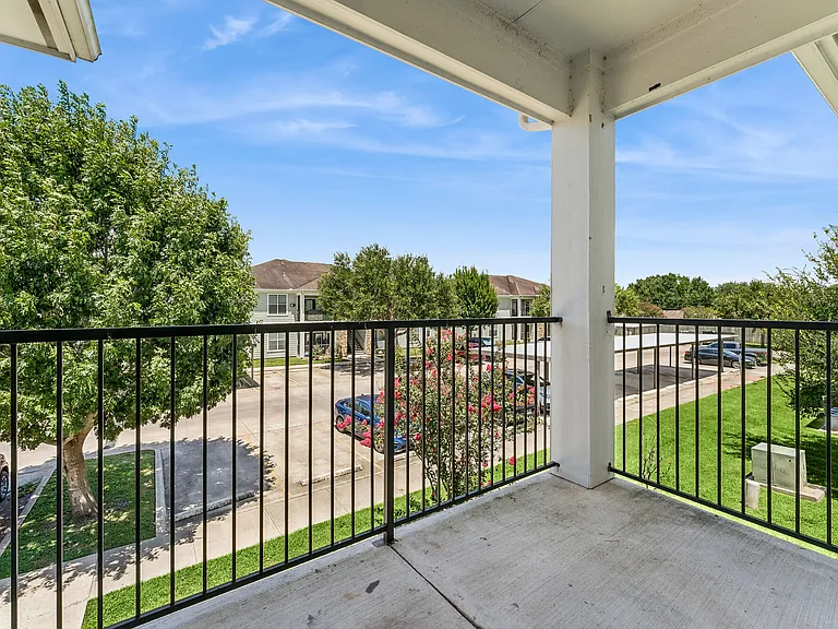 Point Royale Apartments — Photo 19