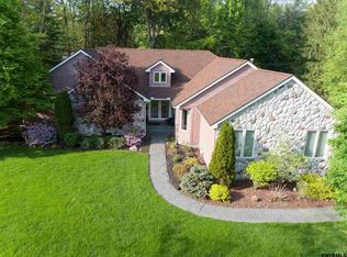 20 Durham Ct, Delmar, NY 12054
