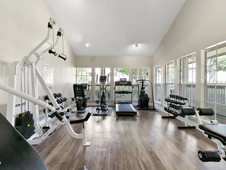 Creekwood Apartment Homes — Photo 15