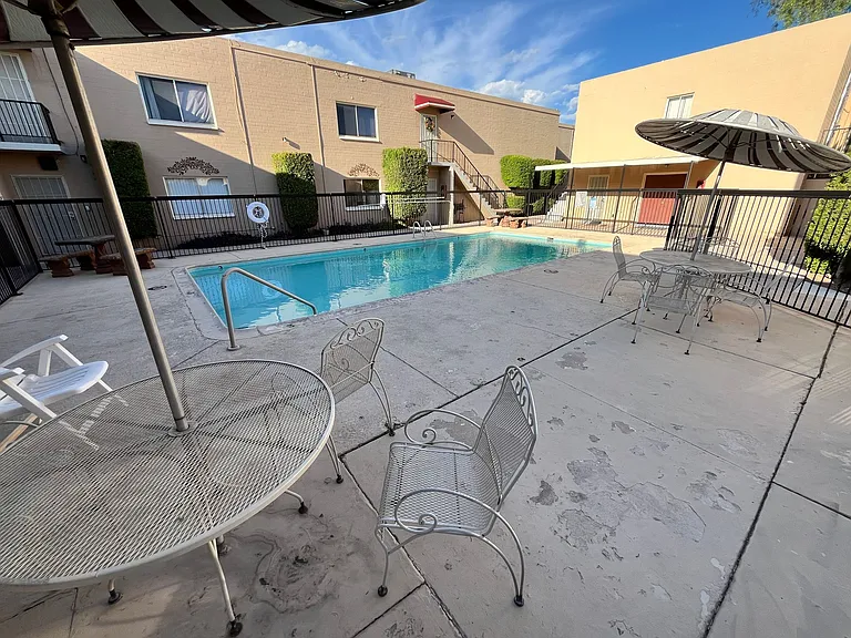 Catalina View Apartments — Photo 16