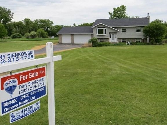 3rd image of 6670 Cobble Creek Dr