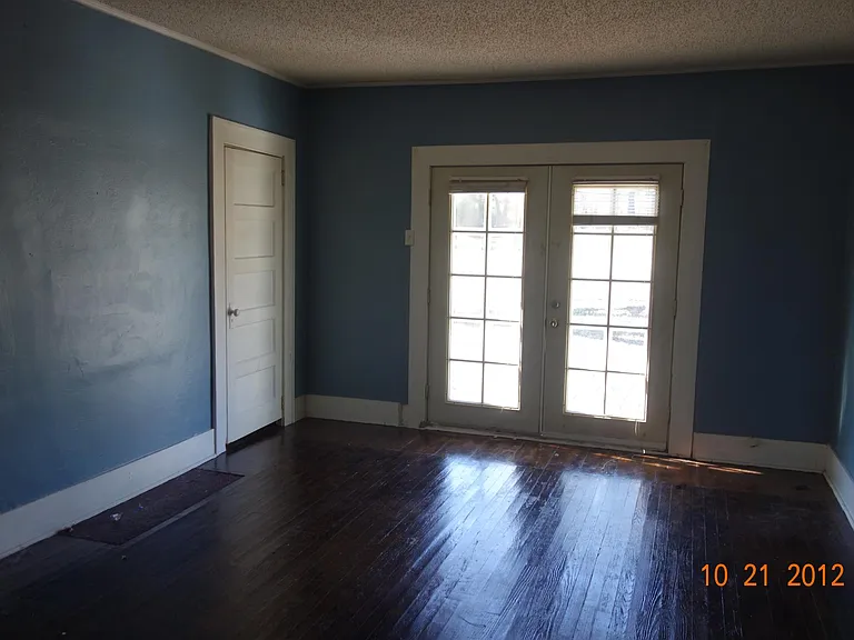 230 Pine St #A — Photo 13