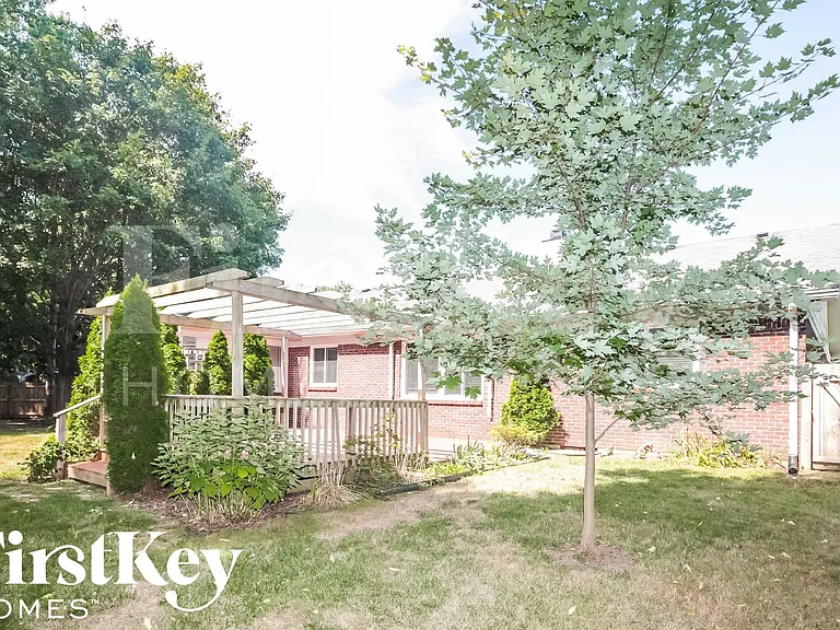 6921 Mapleton Ct — Photo 15
