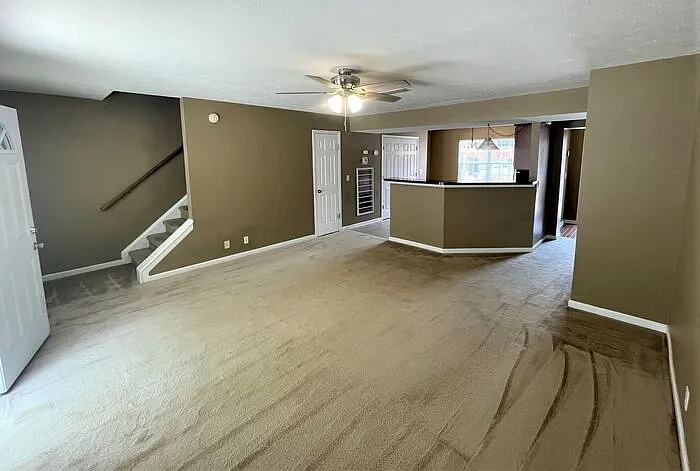 3 bed, 3.0 bath, 1380 sqft, $1,800 — Photo 2