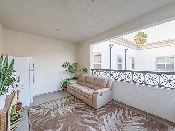 5th image of 401 S Anaheim Blvd Unit 10