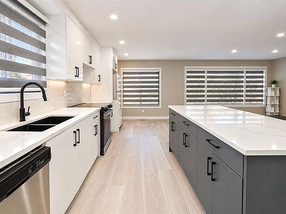 4th image of 6827 S Temple Dr NE