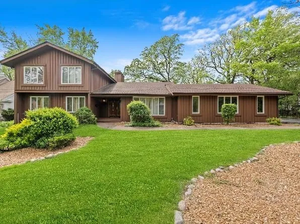 22 Strauss Ln, Olympia Fields, IL 60461