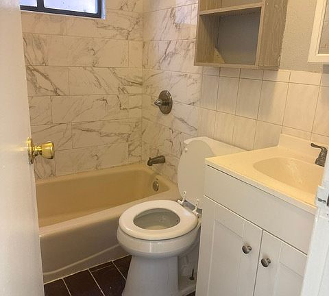5th image of 79 Pompey Ave #2