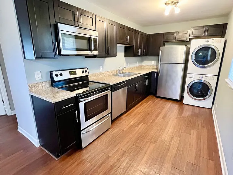 187 Briggs Ave — Photo 5