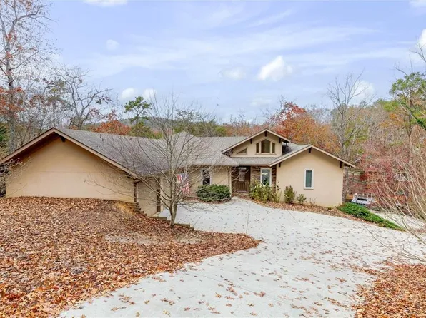 134 Modoc Ct, Waleska, GA 30183