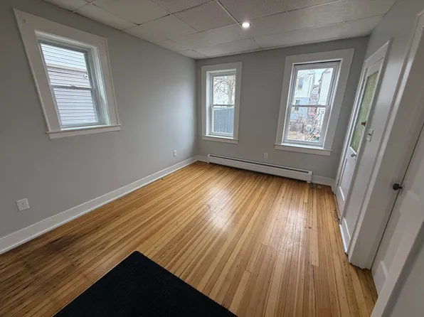 554-556 Bond St #1, Elizabethport, NJ 07206