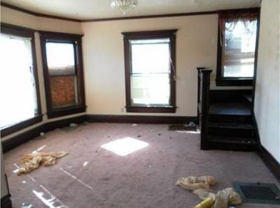 2nd image of 209 E Bronson St