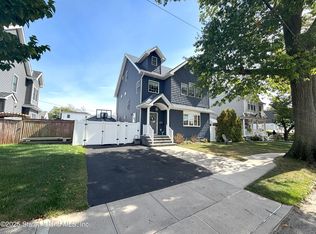 199 Willowbrook Rd, Staten Island, NY 10302