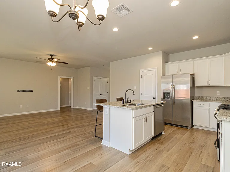 303 Tall Meadows Ln — Photo 5