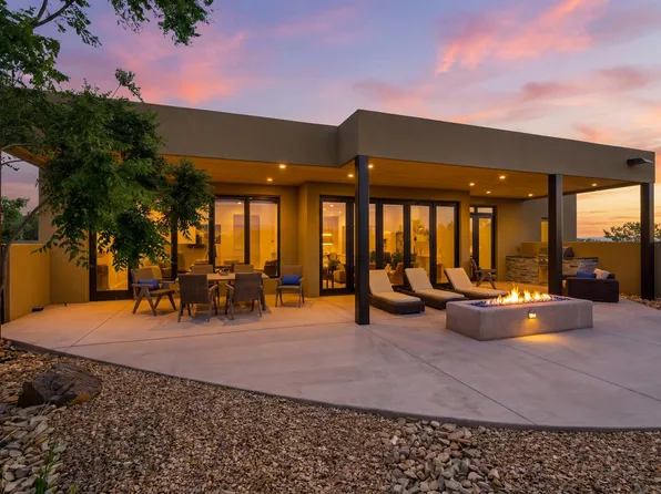 141 Paseo Aragon, Santa Fe, NM 87506