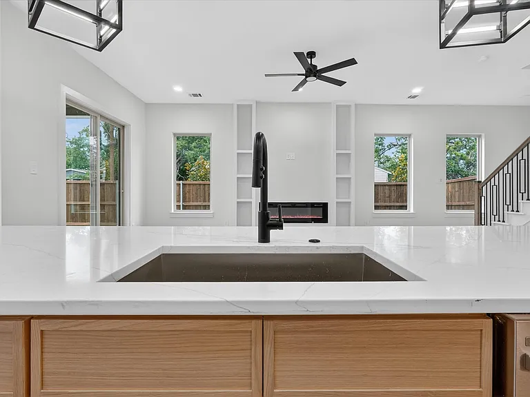 1702 Chattanooga Pl — Photo 12