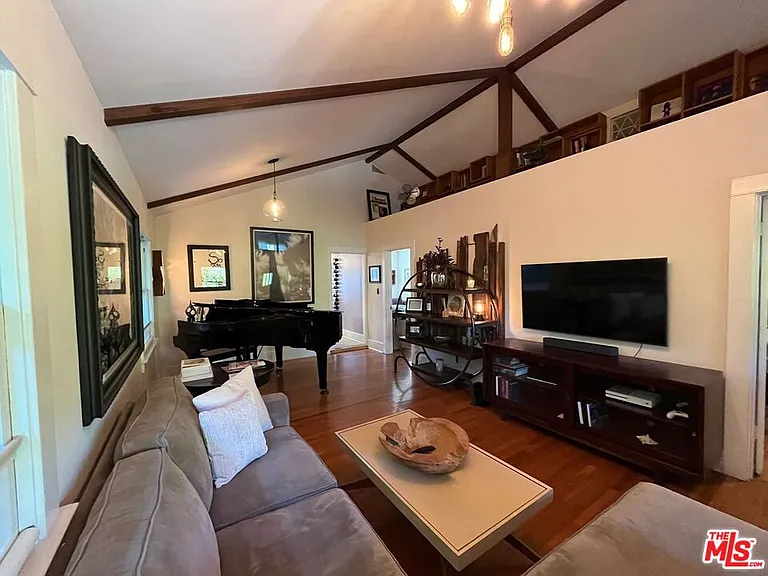 1315 N McCadden Pl — Photo 7