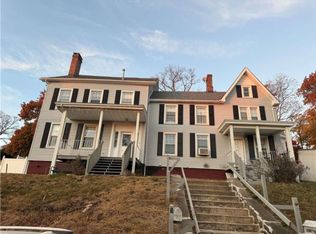 5 Knoll Pl, Glen Cove, NY 11542