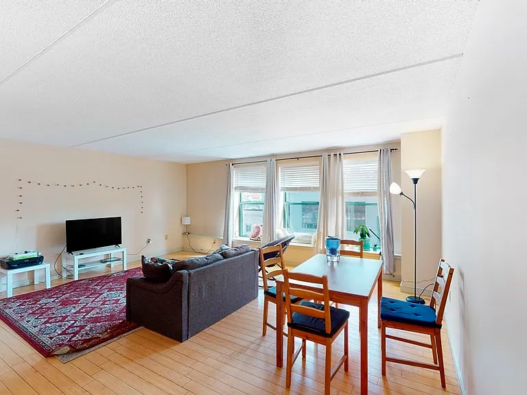 108 Peterborough St #3E — Photo 1